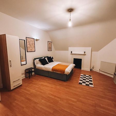 Spacious 3 Rooms In Tooting Лондон Экстерьер фото