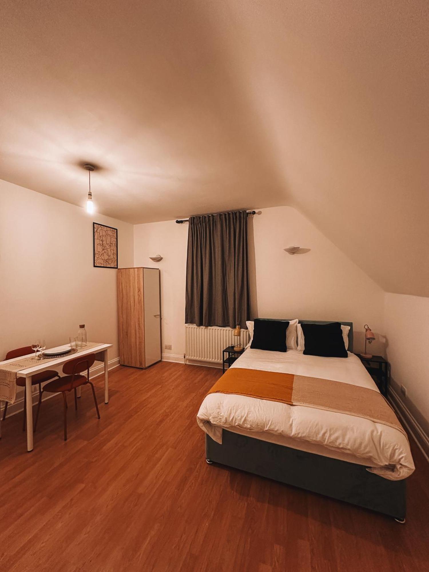 Spacious 3 Rooms In Tooting Лондон Экстерьер фото