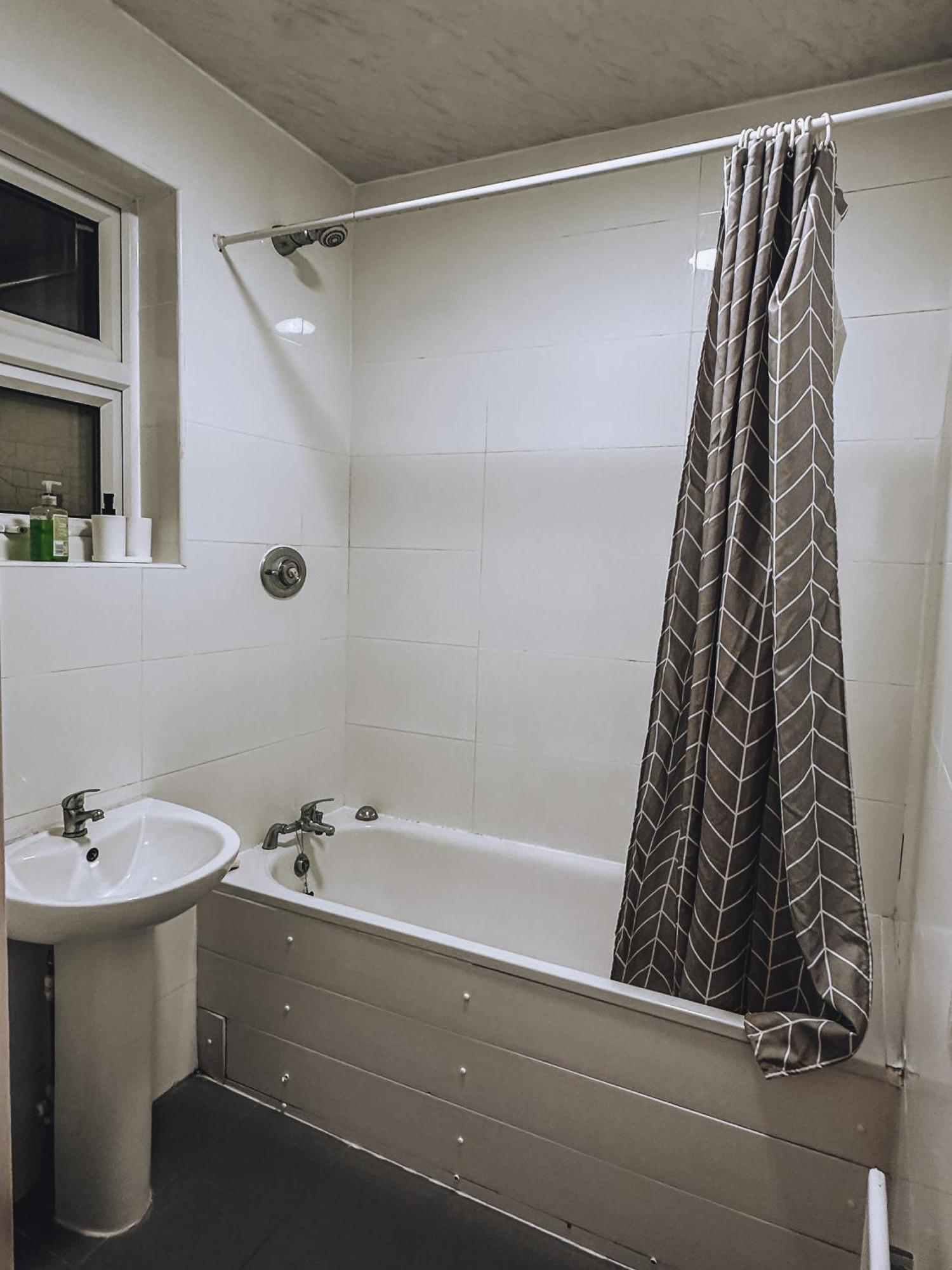 Spacious 3 Rooms In Tooting Лондон Экстерьер фото