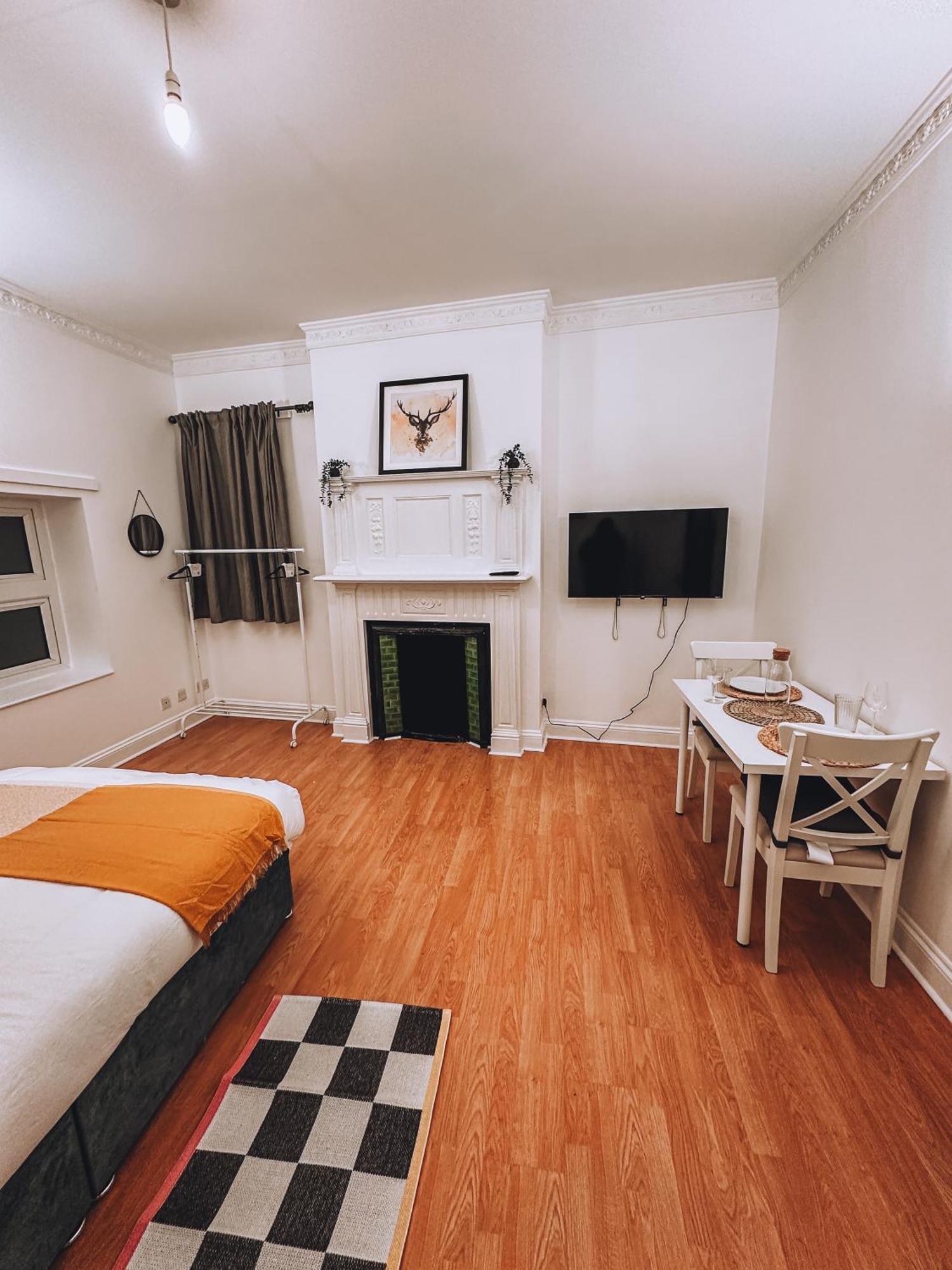 Spacious 3 Rooms In Tooting Лондон Экстерьер фото