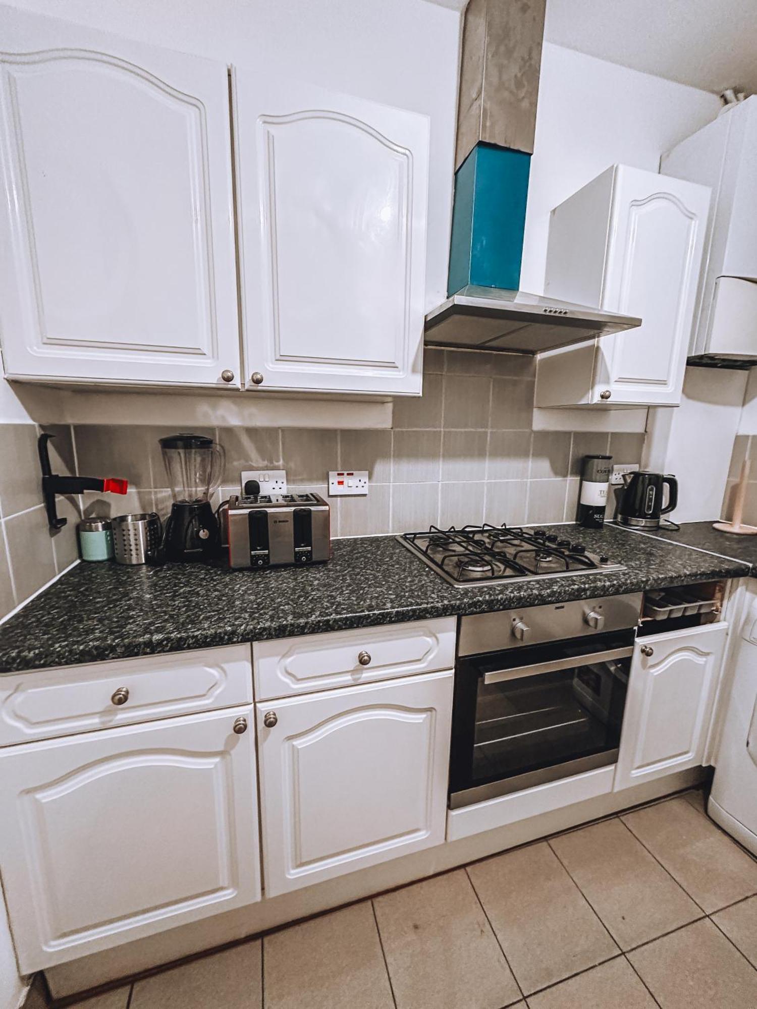 Spacious 3 Rooms In Tooting Лондон Экстерьер фото