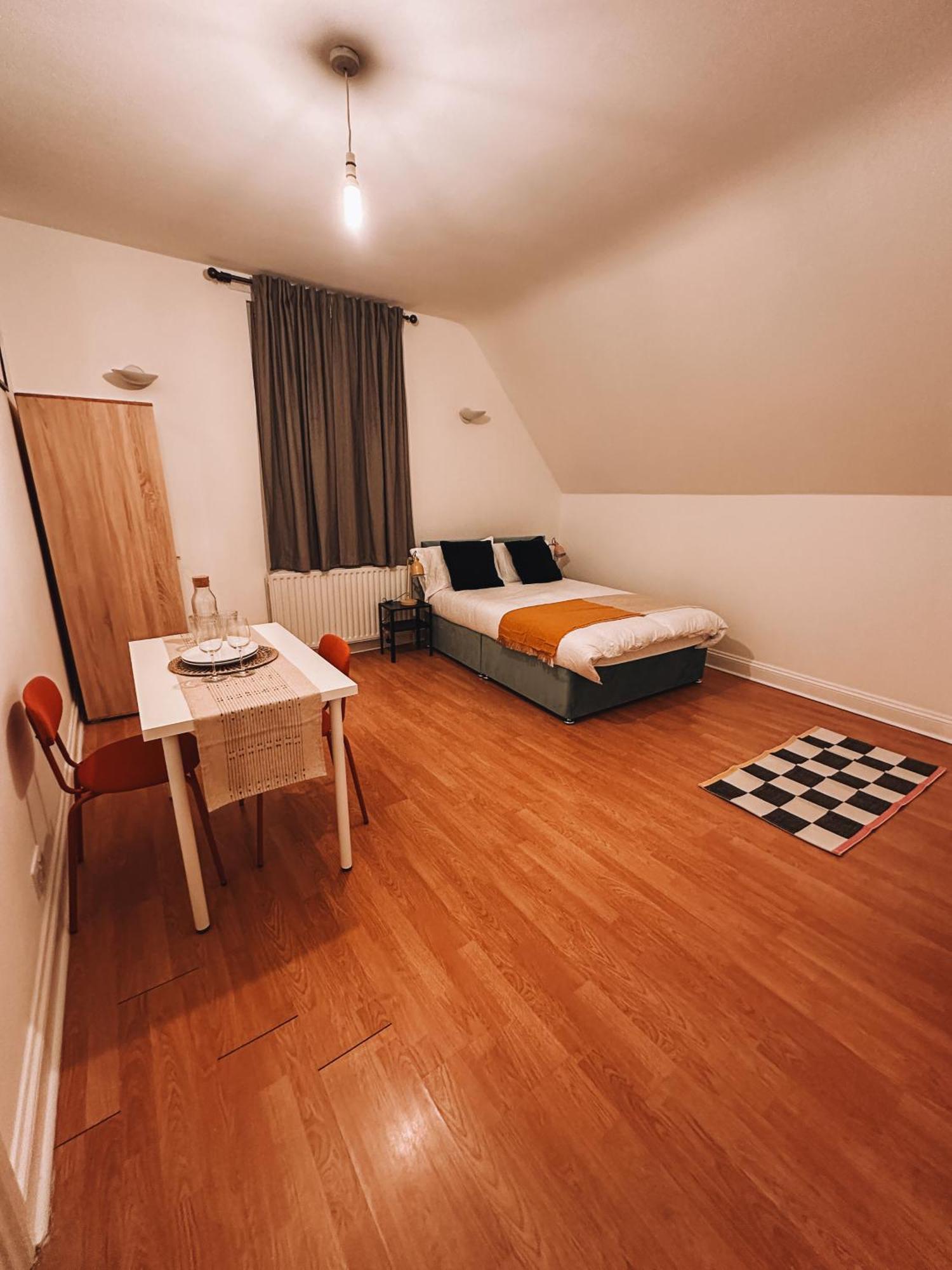 Spacious 3 Rooms In Tooting Лондон Экстерьер фото